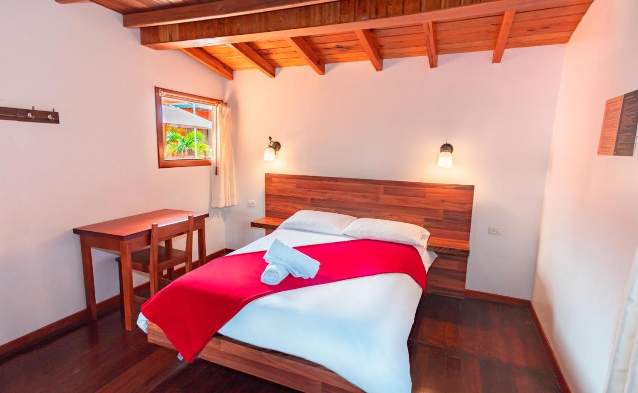 Sisakuna Lodge Mindo Esterno foto