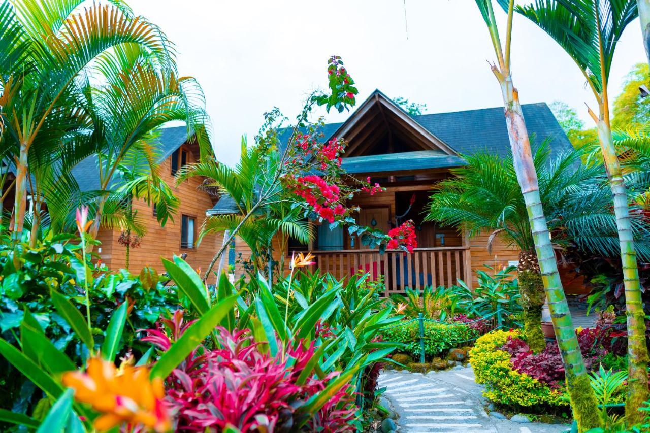 Sisakuna Lodge Mindo Esterno foto