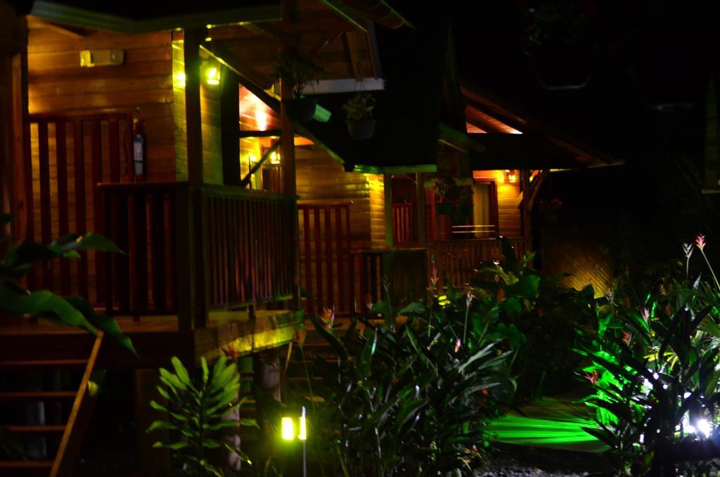 Sisakuna Lodge Mindo Esterno foto