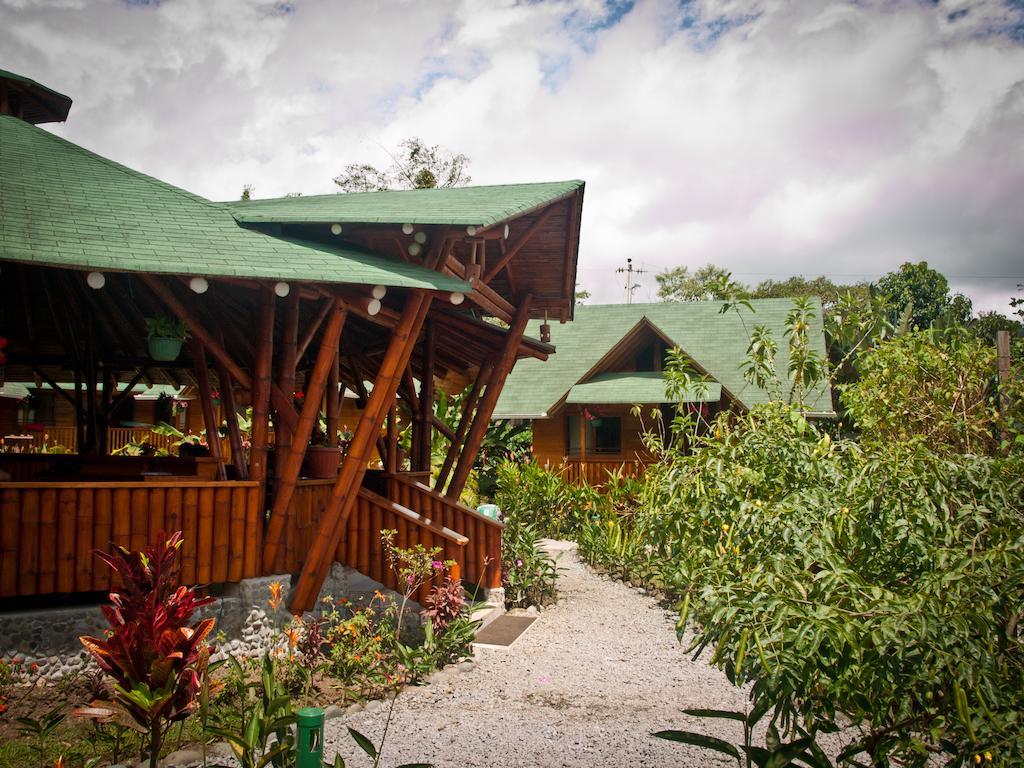 Sisakuna Lodge Mindo Esterno foto