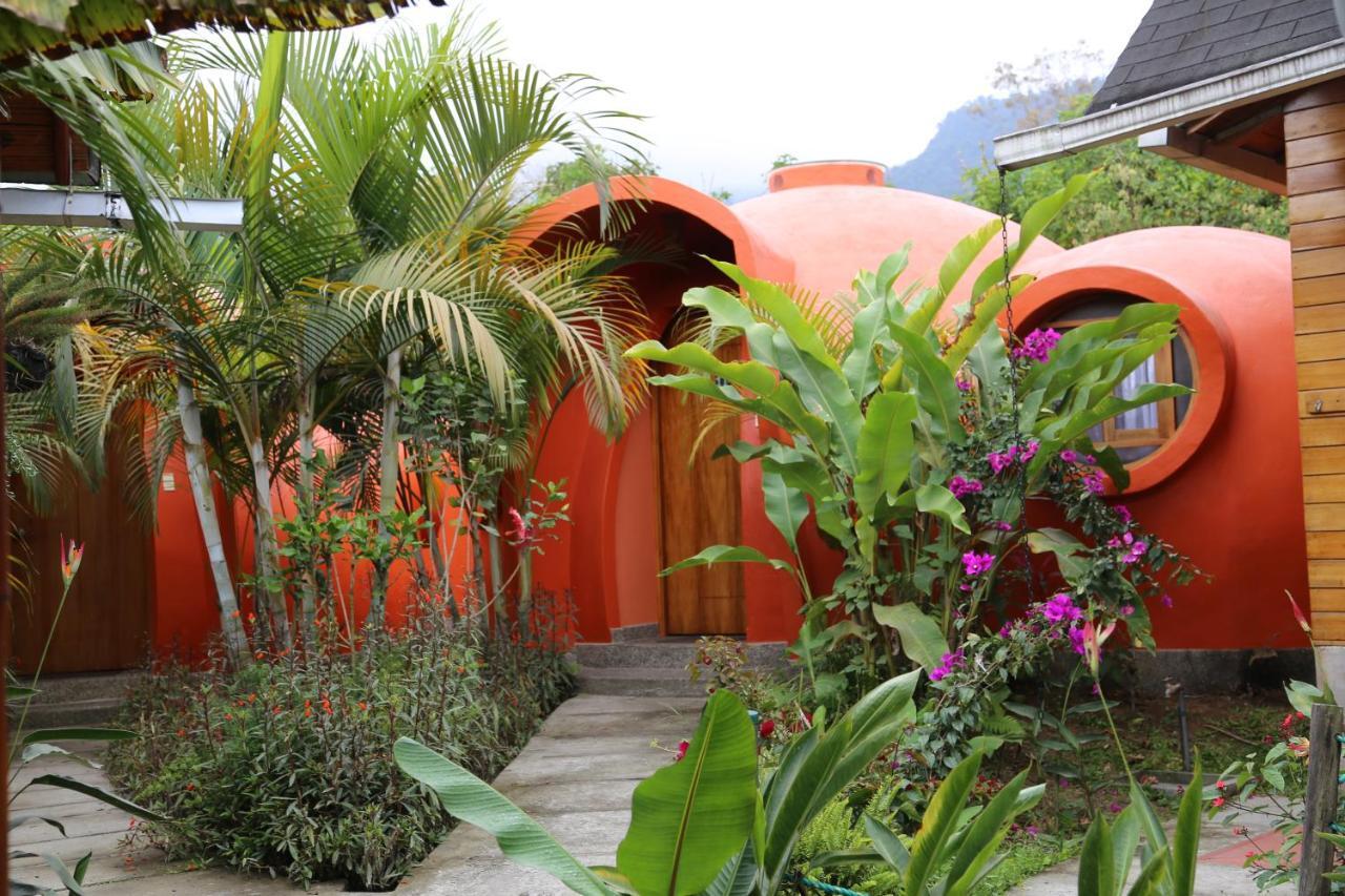 Sisakuna Lodge Mindo Esterno foto