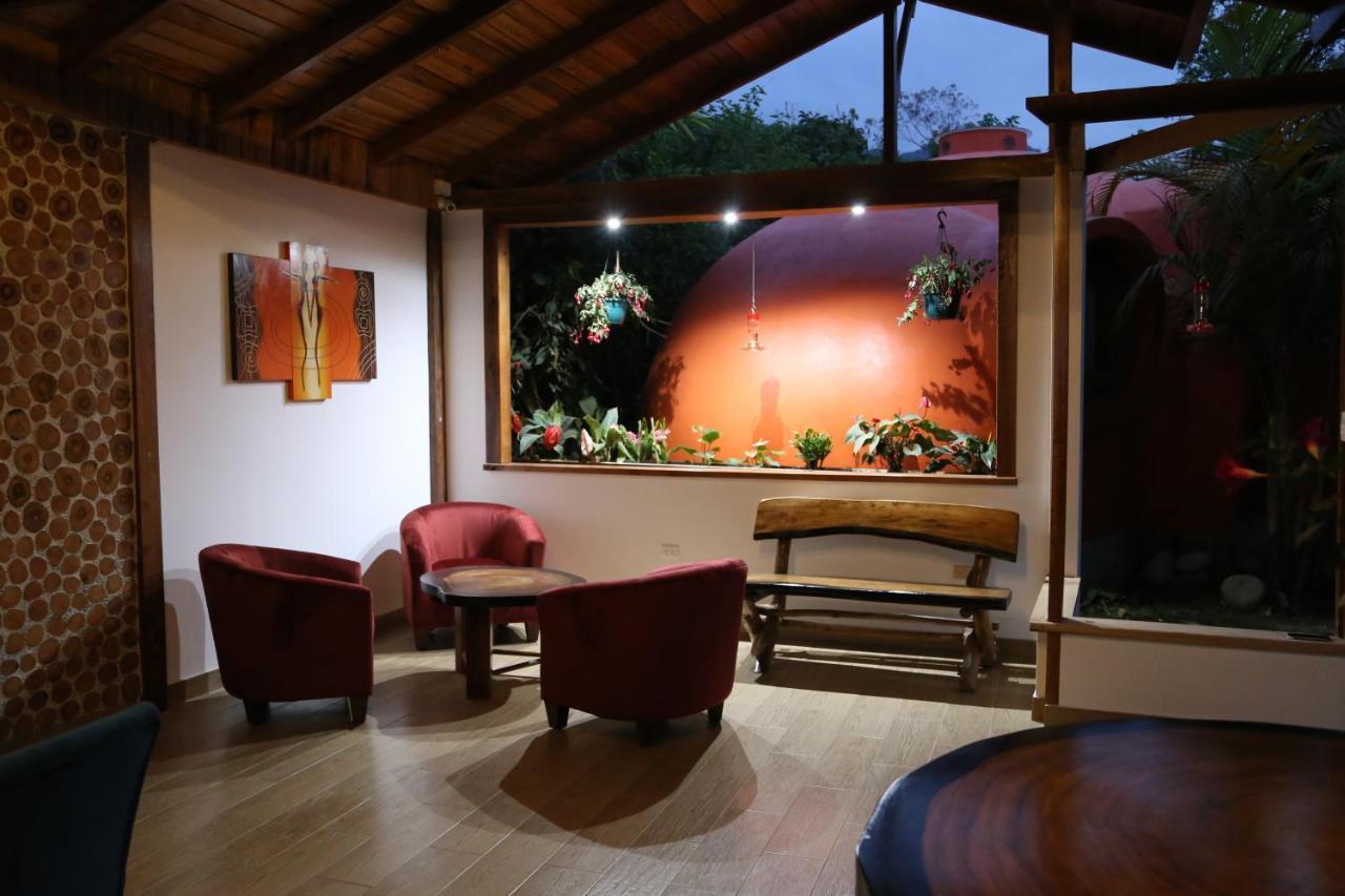 Sisakuna Lodge Mindo Esterno foto